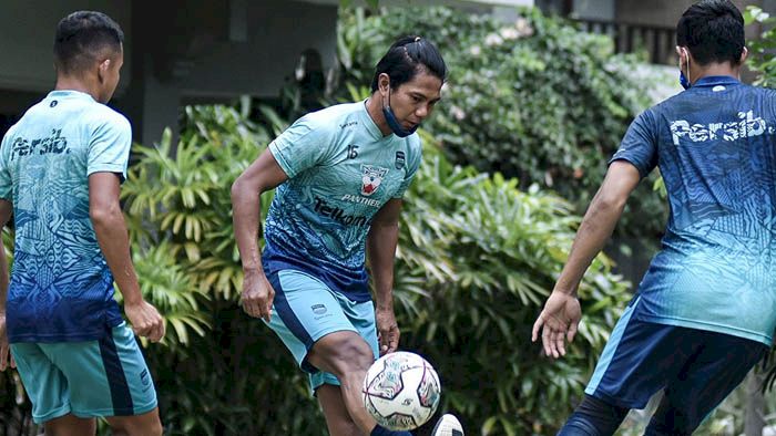 Latihan Persib: Jelang Hadapi Persipura, Dua Pemain Cedera